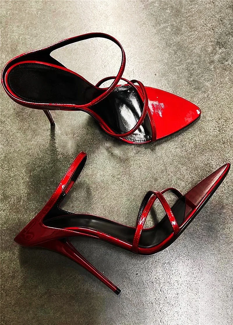 Punta delgada de tacón zapatos de tacón alto, charol rojo con la mitad de arrastre dedo del pie abierto sexy sandalias de tacón alto